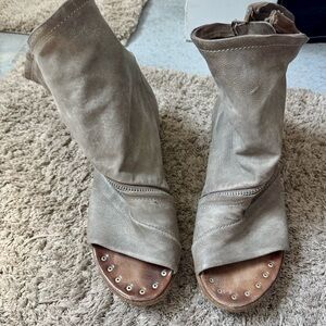 A.S.98 Verona Gray and Brown Mules & Clogs with Slouchy Design adjustable rare